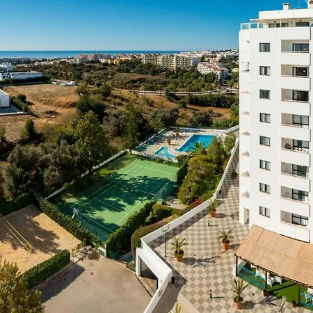 Daire Hopstays - Olympics With Indoor Pool