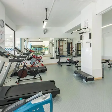 Hopstays - Olympics With Indoor Pool Daire Albufeira