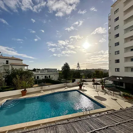 Hopstays - Olympics With Indoor Pool Daire Albufeira